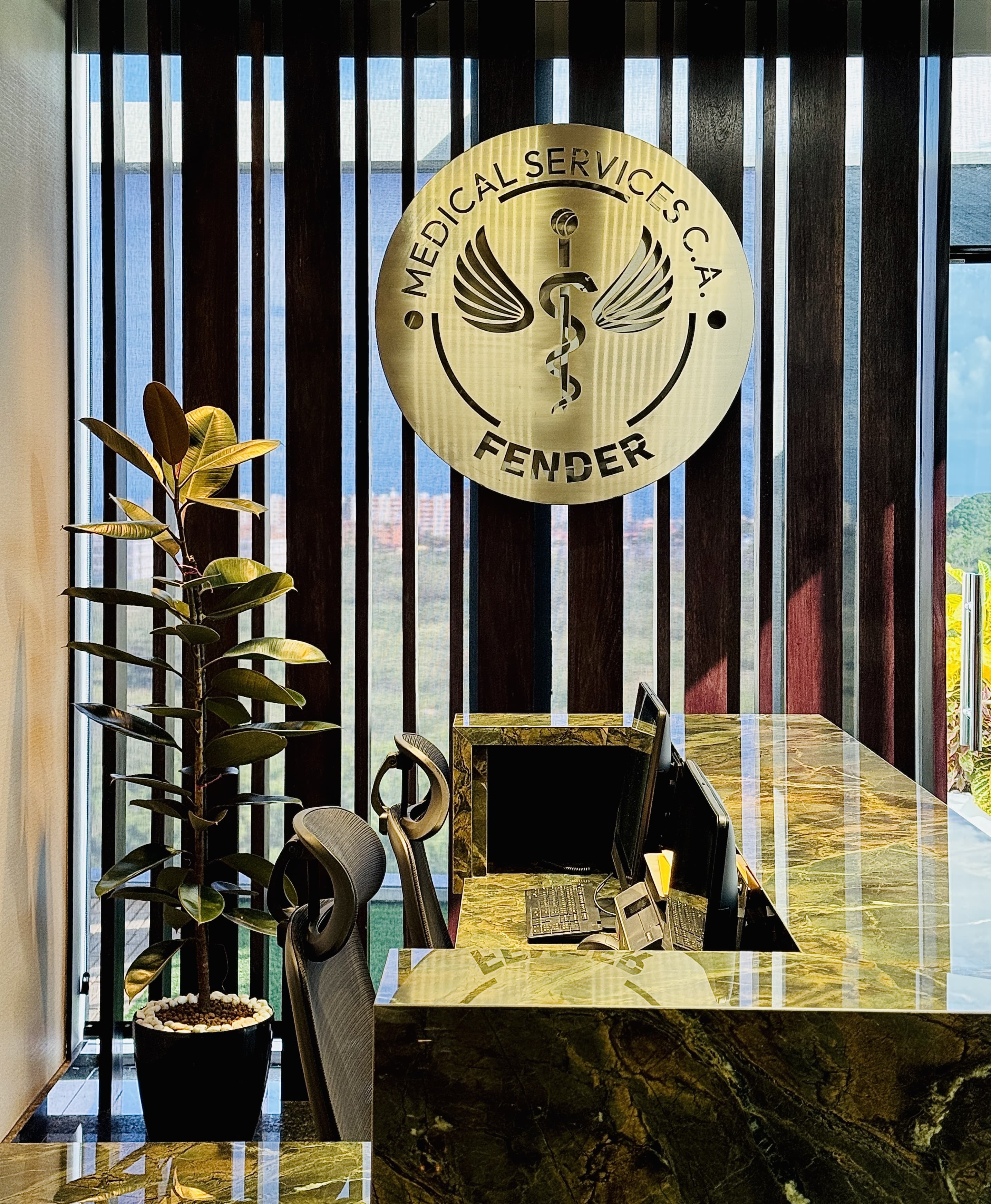 Personal médico profesional de Fender Insumos Médicos